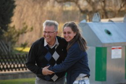 Alter Ortsvorsteher und neue Ortsvorsteherin sin sich einig