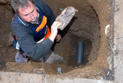 Arch�ologischer Fund . . . ein alter Lappen . . .