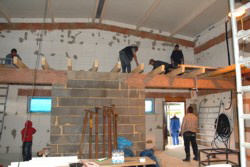 �berall wird gewerkelt . . .