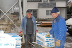  . . . "am Lager" . . . 