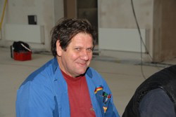 . . . Dieter hat ihn gefunden und freut sich . . .