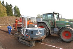 Baggerfahrer mit viel Gef�hl.