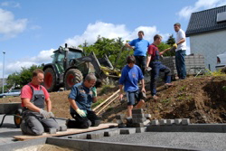 1583_Drau�en geht es munter weiter . . .