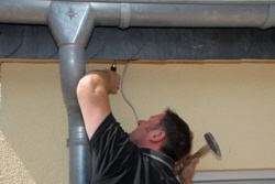 Thomas ist heute ein "L�chergr��ermacher".