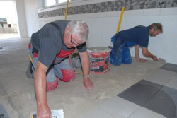 Zu zweit l�sst es sich besser arbeiten.