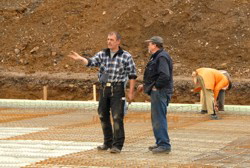 Nun sieh dir mal diese Kindsk�pfe an, tanzen hier den Stahlmattentanz . . .