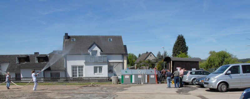 . . . oder so . . . Feiglinge so ein bisschen Wasser . . .