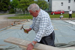 . . . ech �be dat Beiere f�r Fronleichnam . . .  