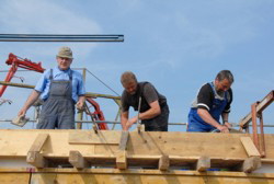 . . . und ich habe nach Hause geschrieben, dass es mir gut geht . . . 