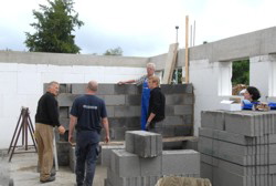 Noch drei Lagen, dann k�nnen wir Feierabend machen.