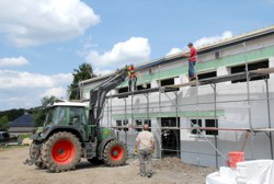 Schweres Ger�t erleichtert die Arbeit.