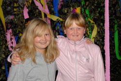 Zwei sch�ne M�chen . . .