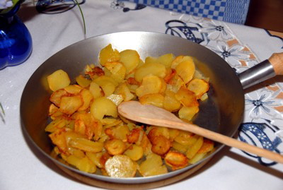 Knusprige K�stlichkeit, entdeckt 2010 in Blankenheimerdorf. Foto : Hejo Mies	   