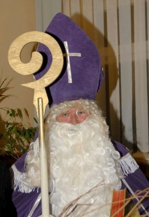 Ludger Schneider (55), Nikolaus vom Dienst in Blankenheimerdorf . . .  Foto Hejo Mies 2011