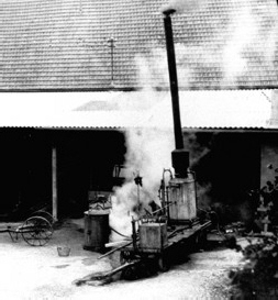 D�mpferkolonne im Einsatz um 1950. Copyright : Festausschu� Auhausen, Robert Kau�ler   